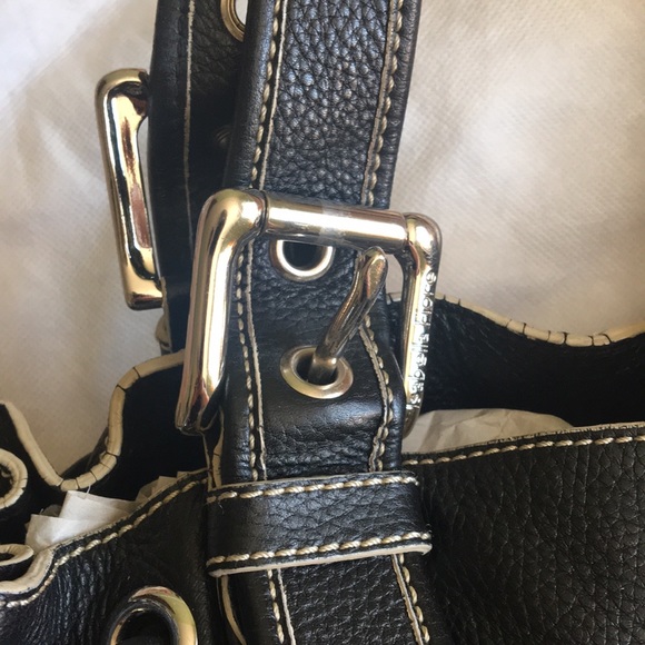 Isabella Fiore Handbag - Picture 6 of 16